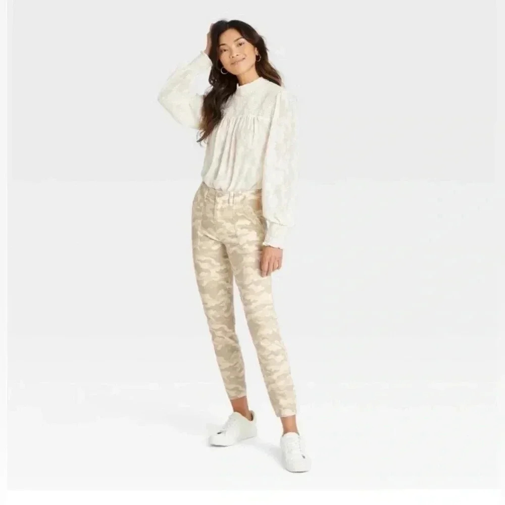Women's High-Rise Skinny Utility Pants
Knox Rose Cream Camo